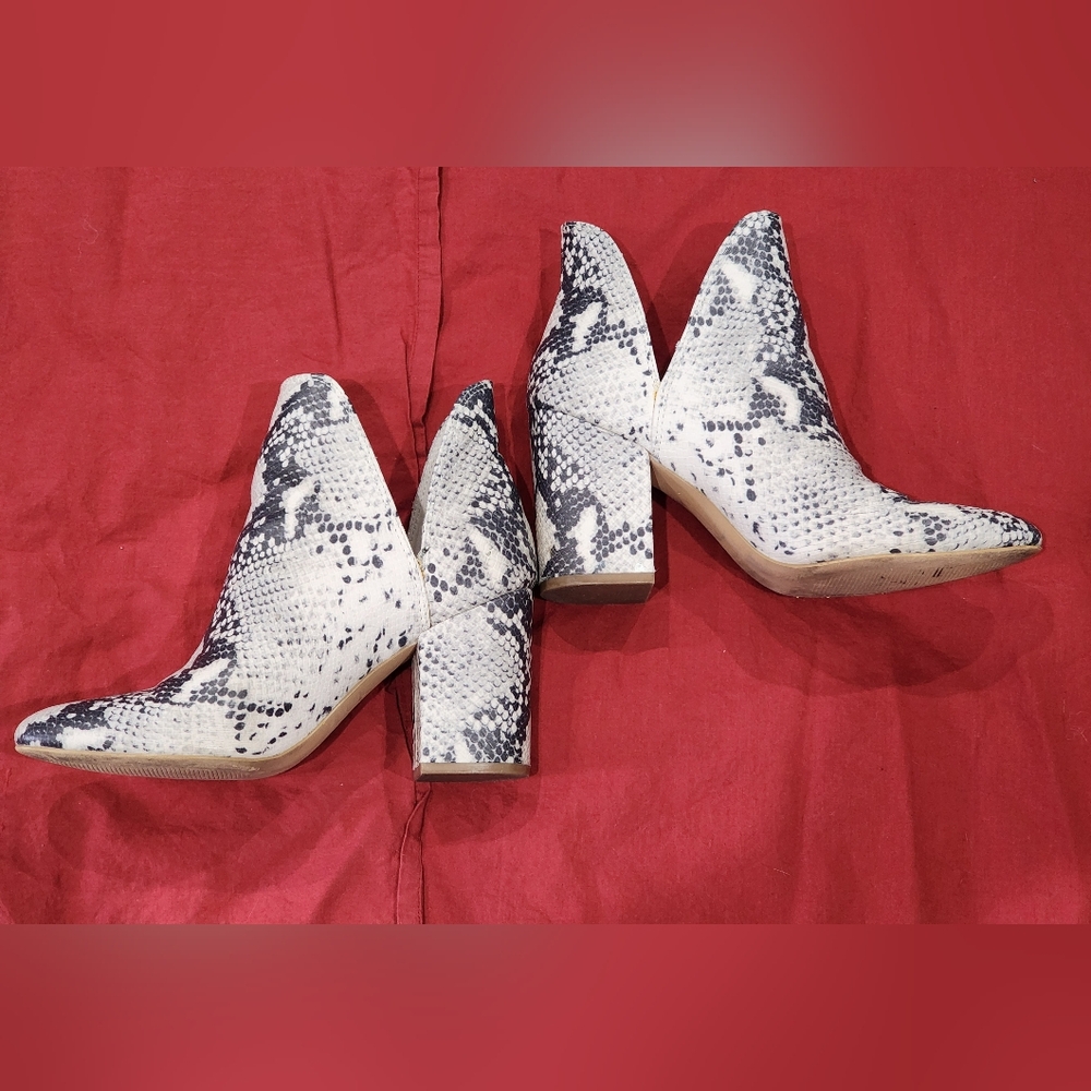 STEVE MADDEN | Rookie Side-cut Booties | Size 8.5 Women's - Picture 3 of 14